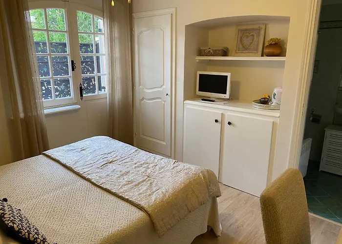 Pensjonat D'hotes Les Amandiers 4*